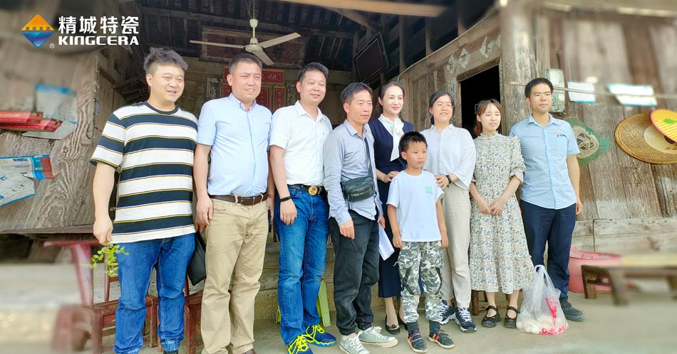 关注留守儿童教育，，，，，，，湖南维多利亚老品牌vic与爱偕行