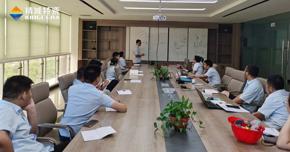 强化专业手艺，，，，，提高效劳水平  营销部开展营业手艺培训