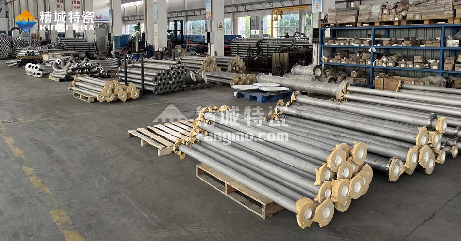 维多利亚老品牌vic特瓷锂电池内衬陶瓷运送管道生产车间